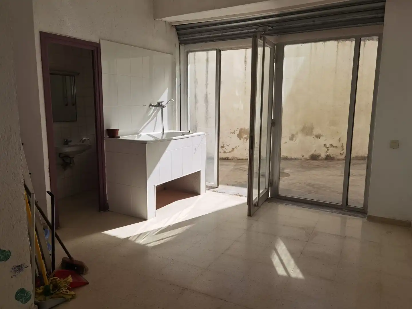 Commercial properties for rent in Centre