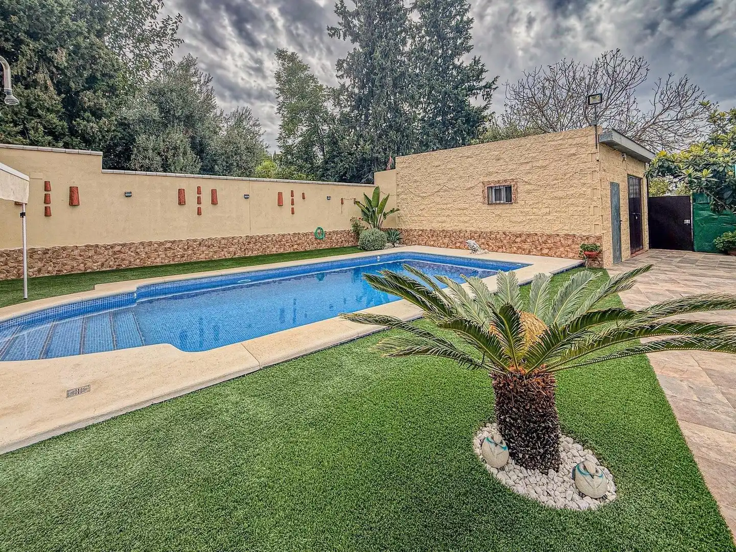 Piscina de Casa o chalet en venta en Dos Hermanas con Aire acondicionado, Jardín privado y Trastero