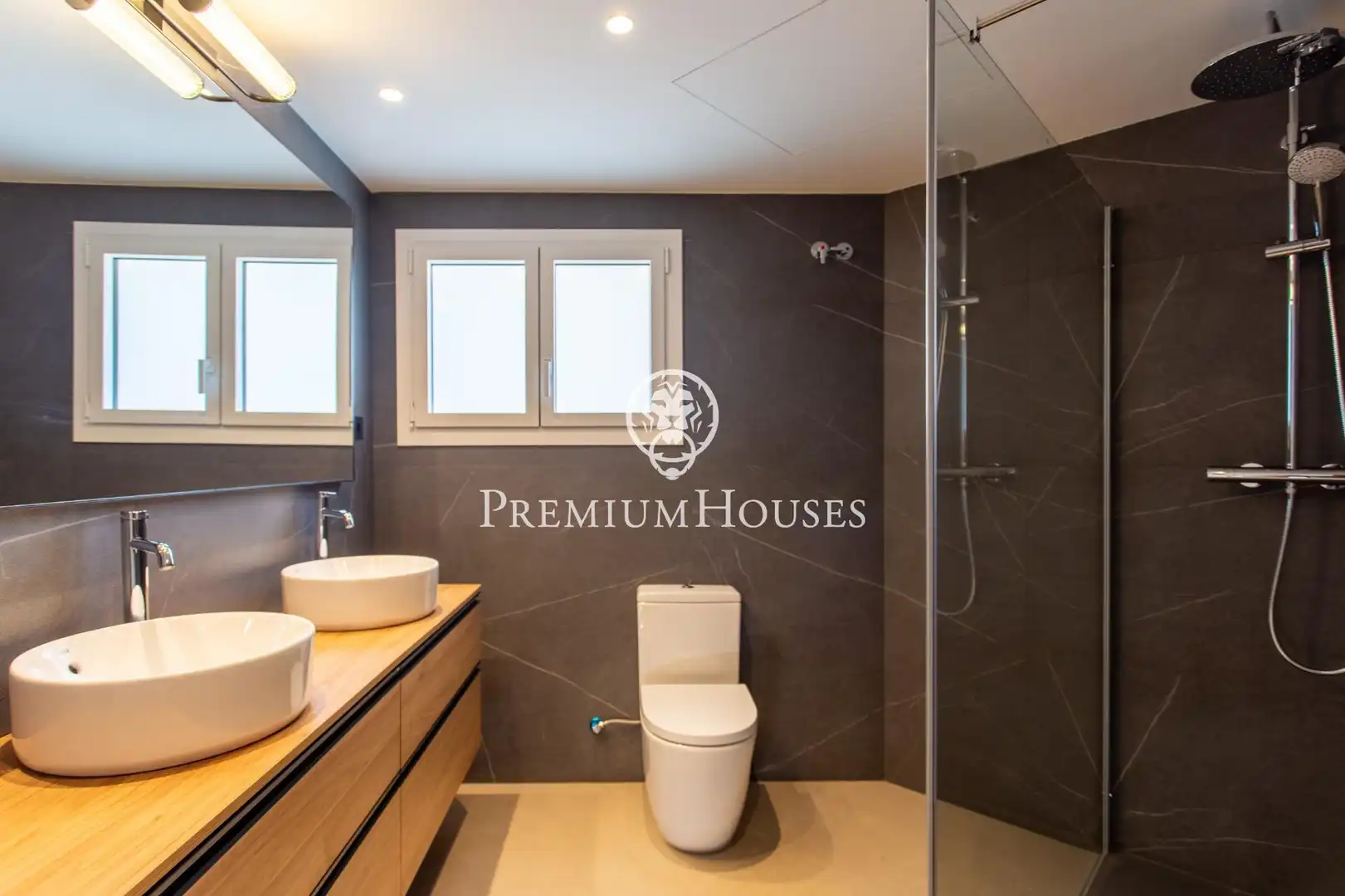 Badezimmer von Haus oder Chalet zum Verkauf in Sant Andreu de Llavaneres mit Heizung, Privatgarten und Terrasse