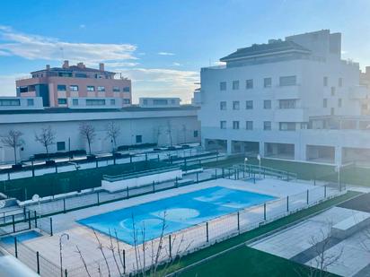 Piscina de Pis de lloguer en Navalcarnero amb Aire condicionat, Terrassa i Balcó