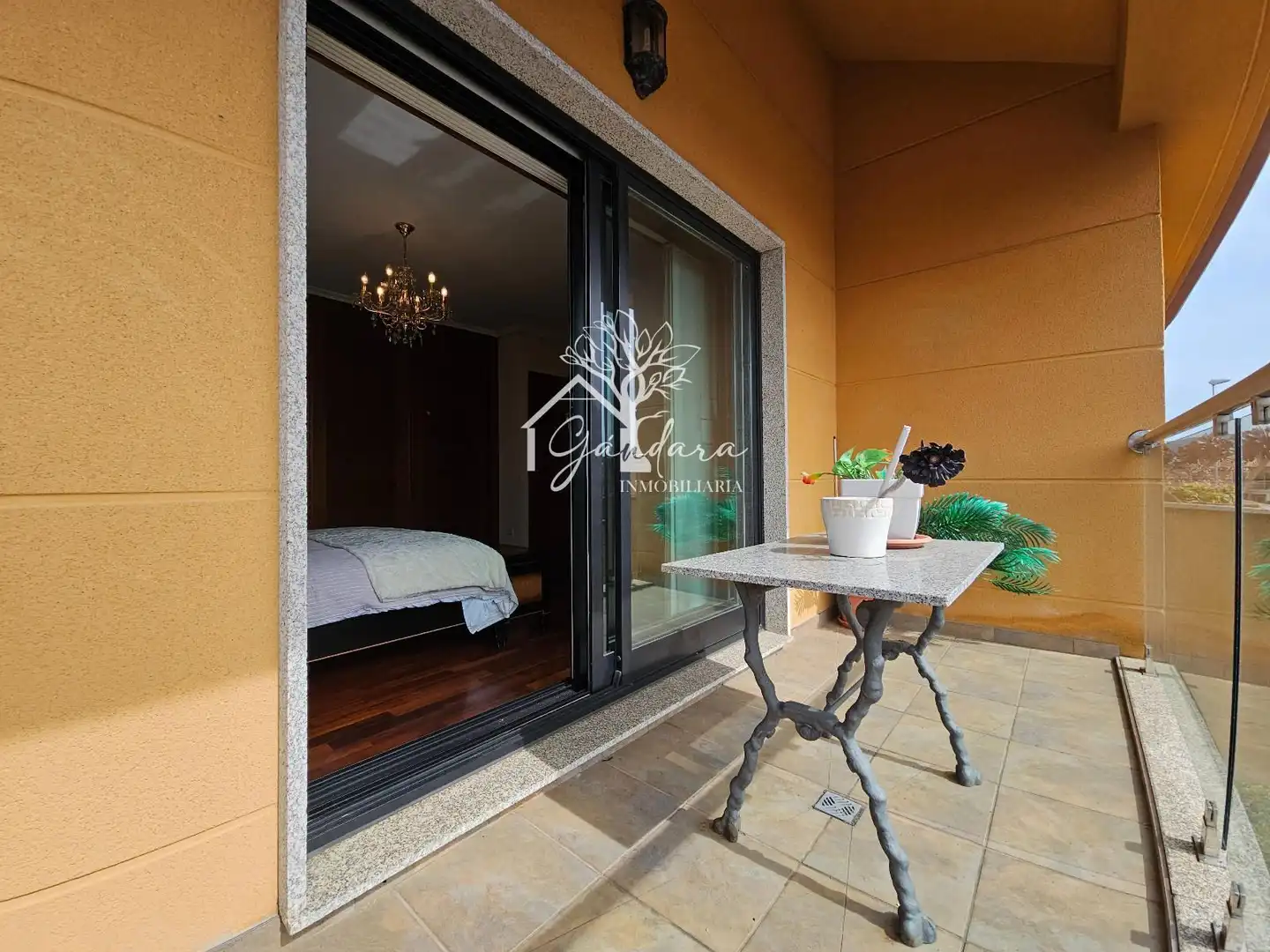 Terrassa de Casa o xalet en venda en Ferrol amb Calefacció, Jardí privat i Parquet