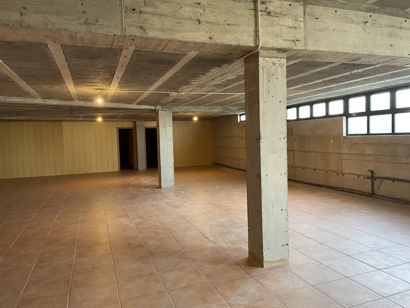 Commercial properties for sale in Moeche
