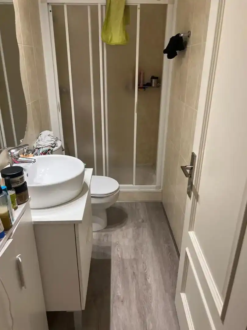 Bany de Pis en venda en Almería amb Aire condicionat, Jardí privat i Parquet
