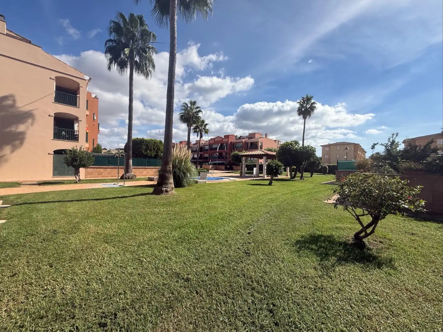 Vista exterior de Piso en venta en Llucmajor con Aire acondicionado, Jardín privado y Terraza
