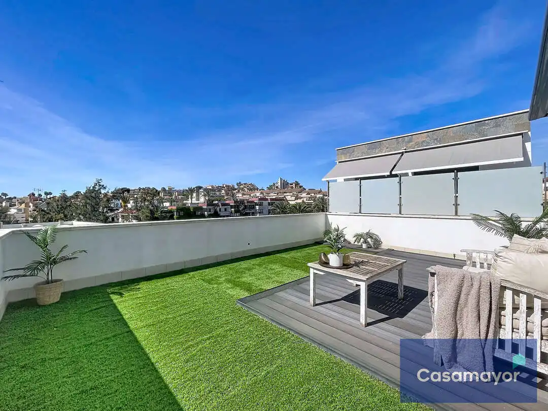 Terrassa de Casa o xalet en venda en Alicante / Alacant amb Aire condicionat, Calefacció i Jardí privat