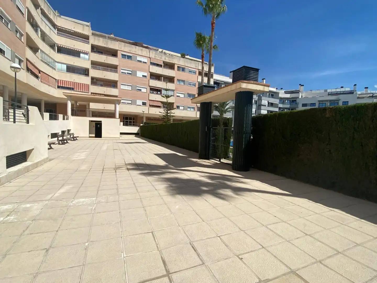 Aparcament de Pis en venda en Mijas amb Jardí privat, Terrassa i Piscina comunitària