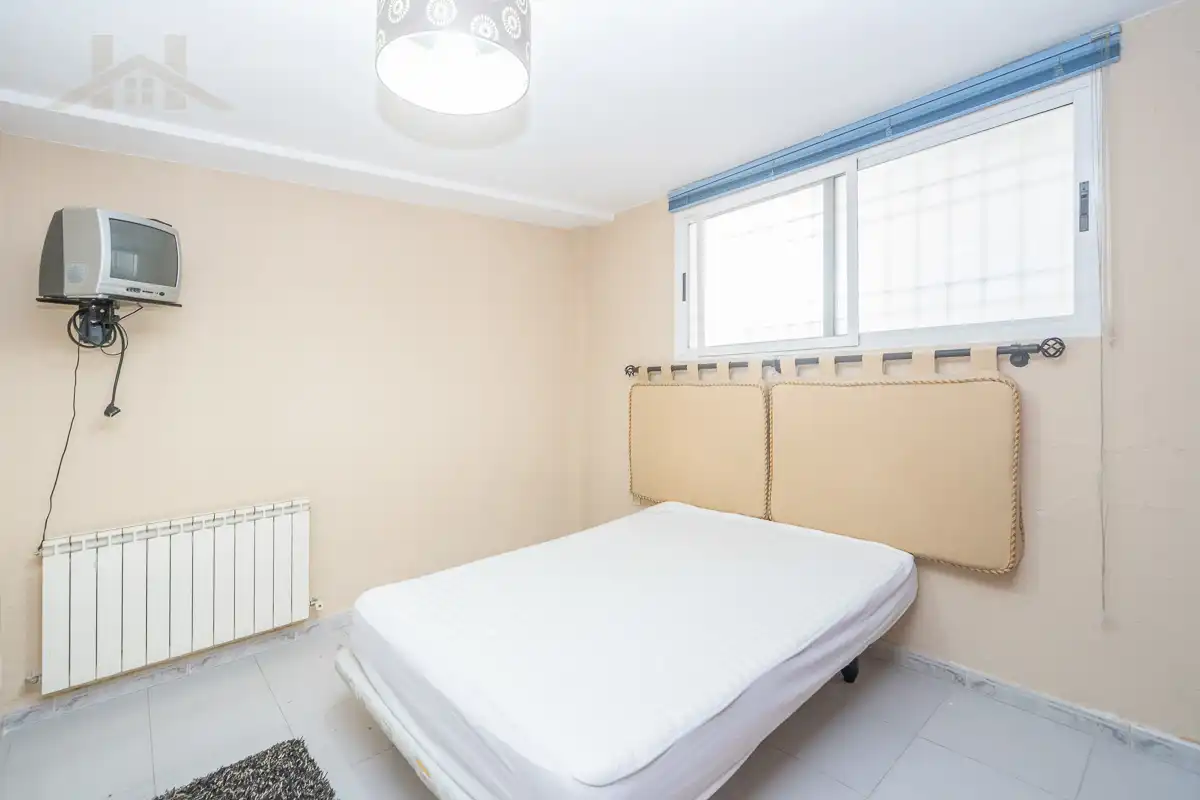Habitación de Casa adosada en venta en Torrelodones con Aire acondicionado, Calefacción y Jardín privado