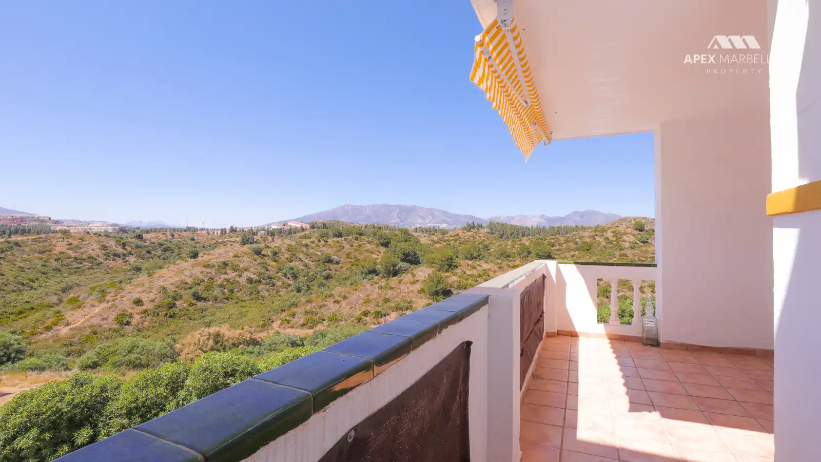 Außenansicht von Wohnungen zum Verkauf in Mijas mit Terrasse, Abstellraum und Gemeinschaftspool