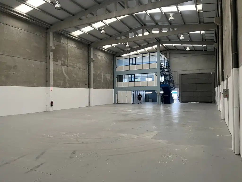 Nau industrial de lloguer a Rua dos Afiadores