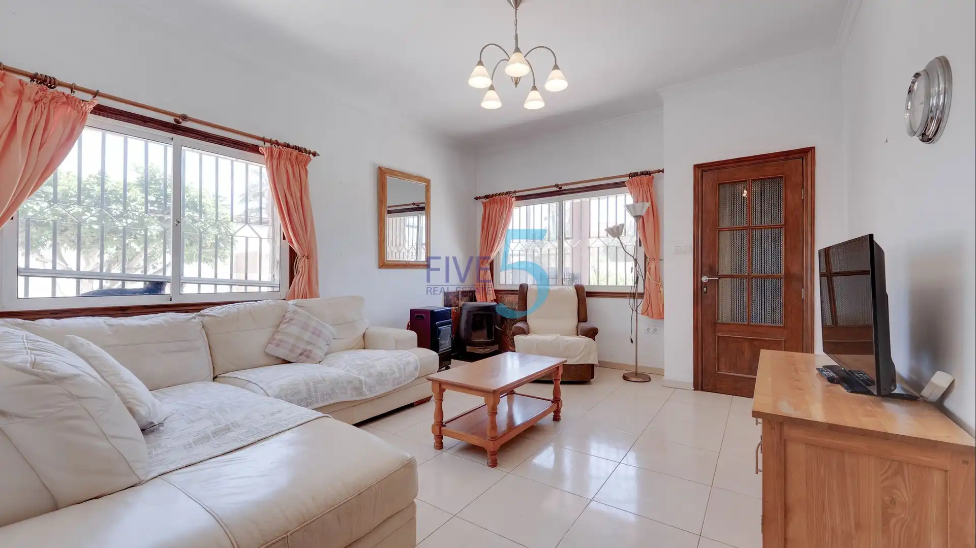 Sala d'estar de Casa o xalet en venda en Cartagena amb Calefacció, Terrassa i Moblat