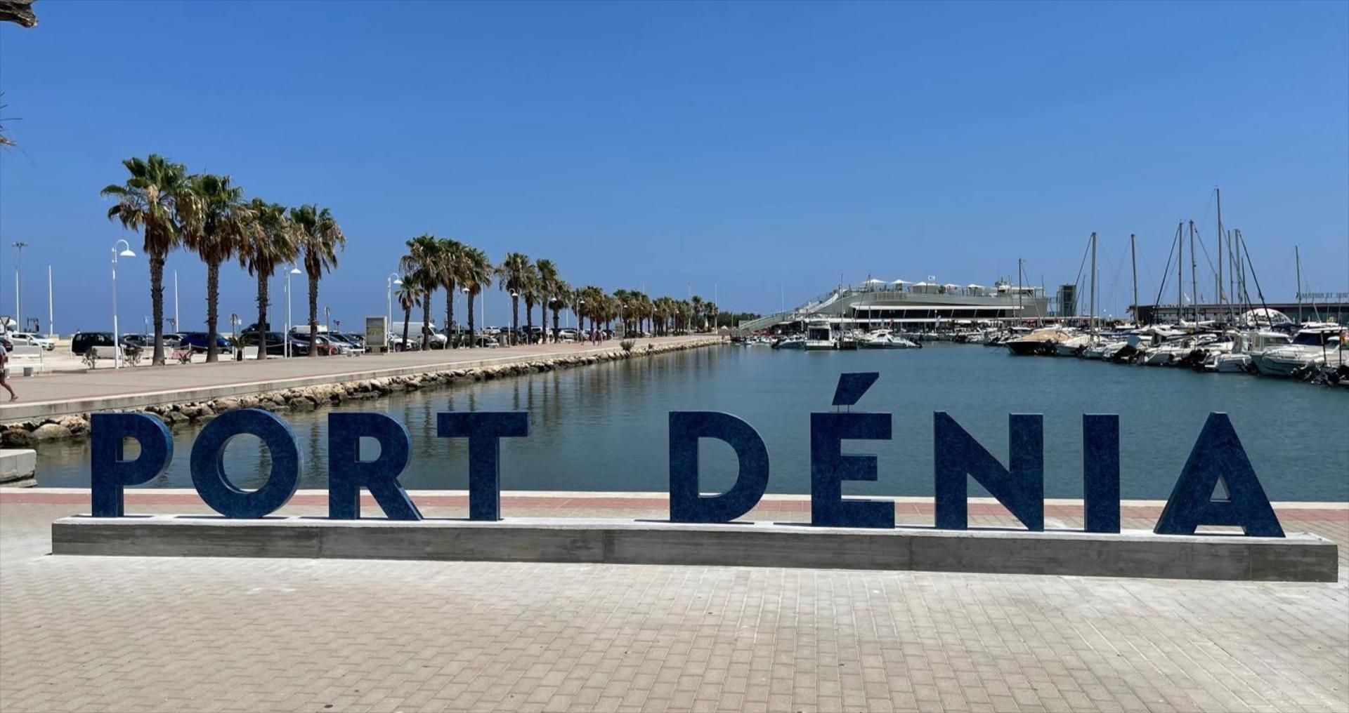 Vista exterior de Casa o xalet en venda en Dénia amb Terrassa i Traster