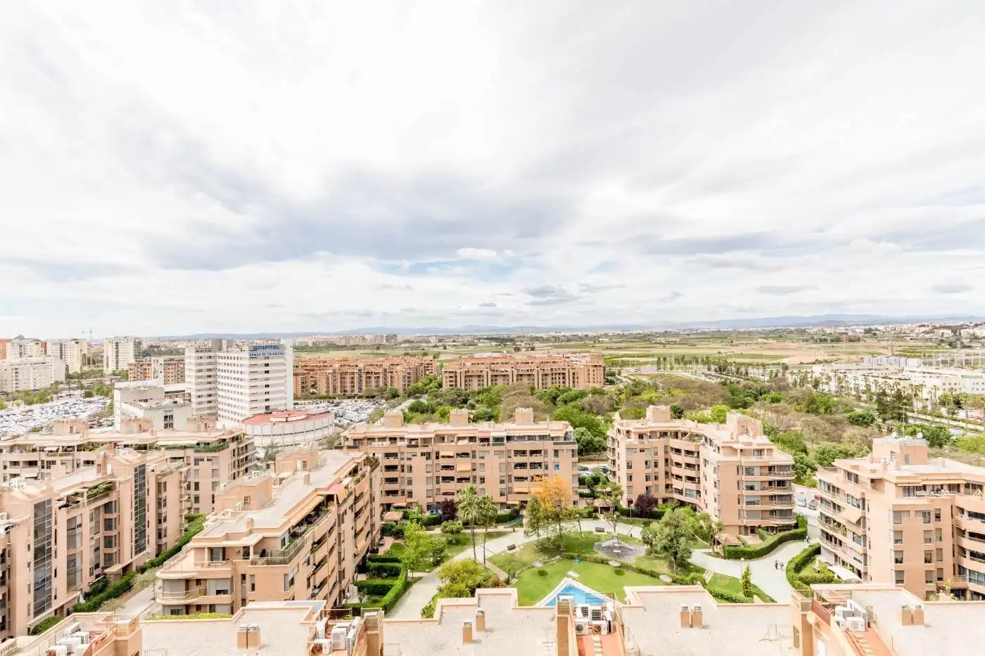 Vista exterior de Apartamento de alquiler en Valencia con Aire acondicionado, Calefacción y Amueblado