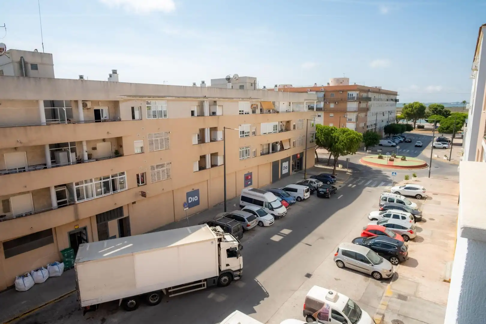 Vista exterior de Pis en venda en Puerto Real amb Aire condicionat i Terrassa