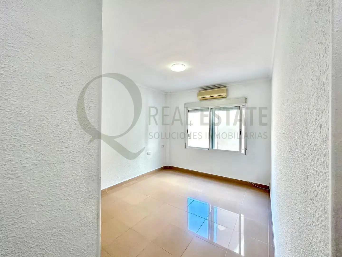 Vista exterior de Piso de alquiler en Alicante / Alacant con Aire acondicionado, Calefacción y Terraza