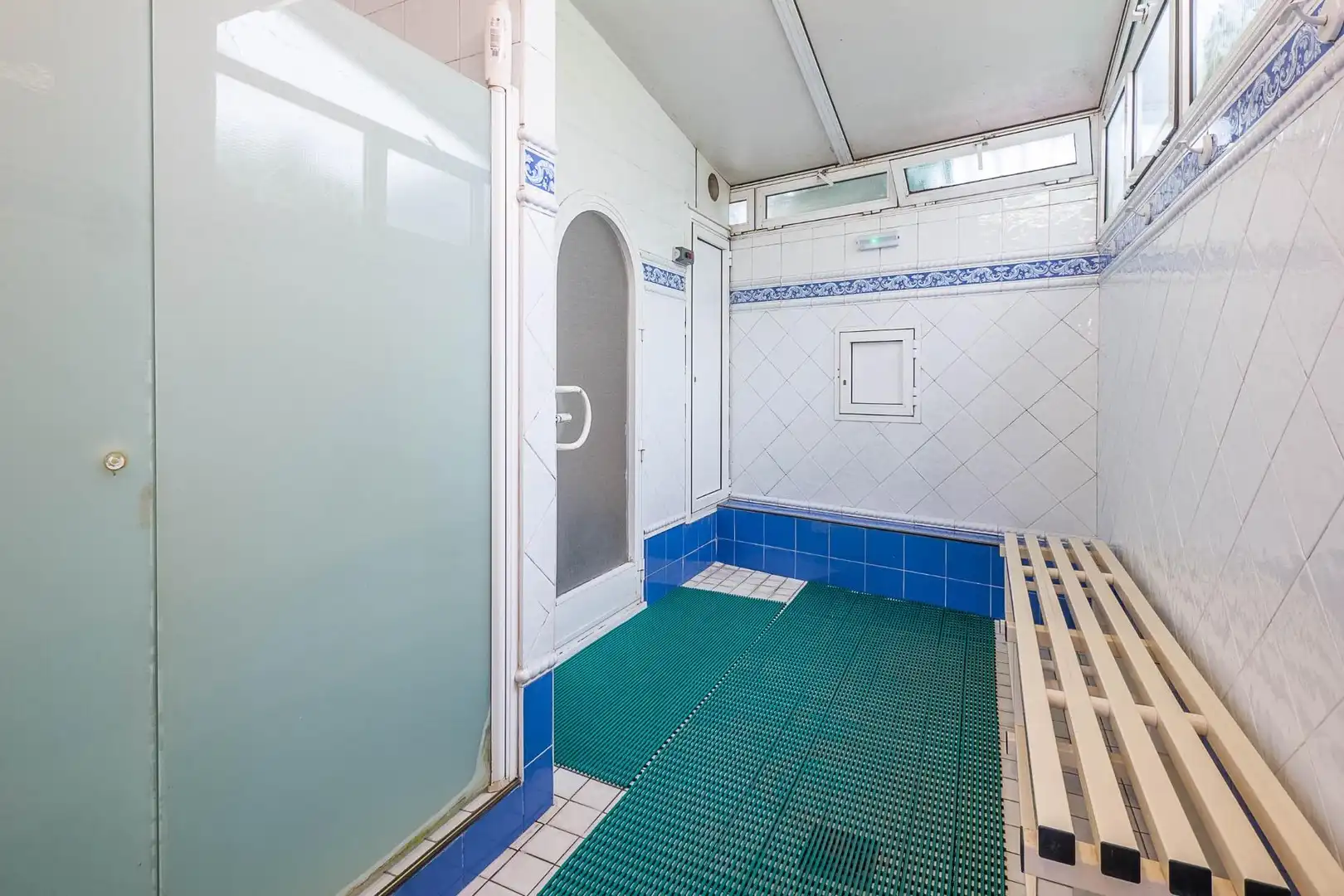 Bathroom of Houses for sale in Donostia - San Sebastián   with Heating, Private garden and Terrace