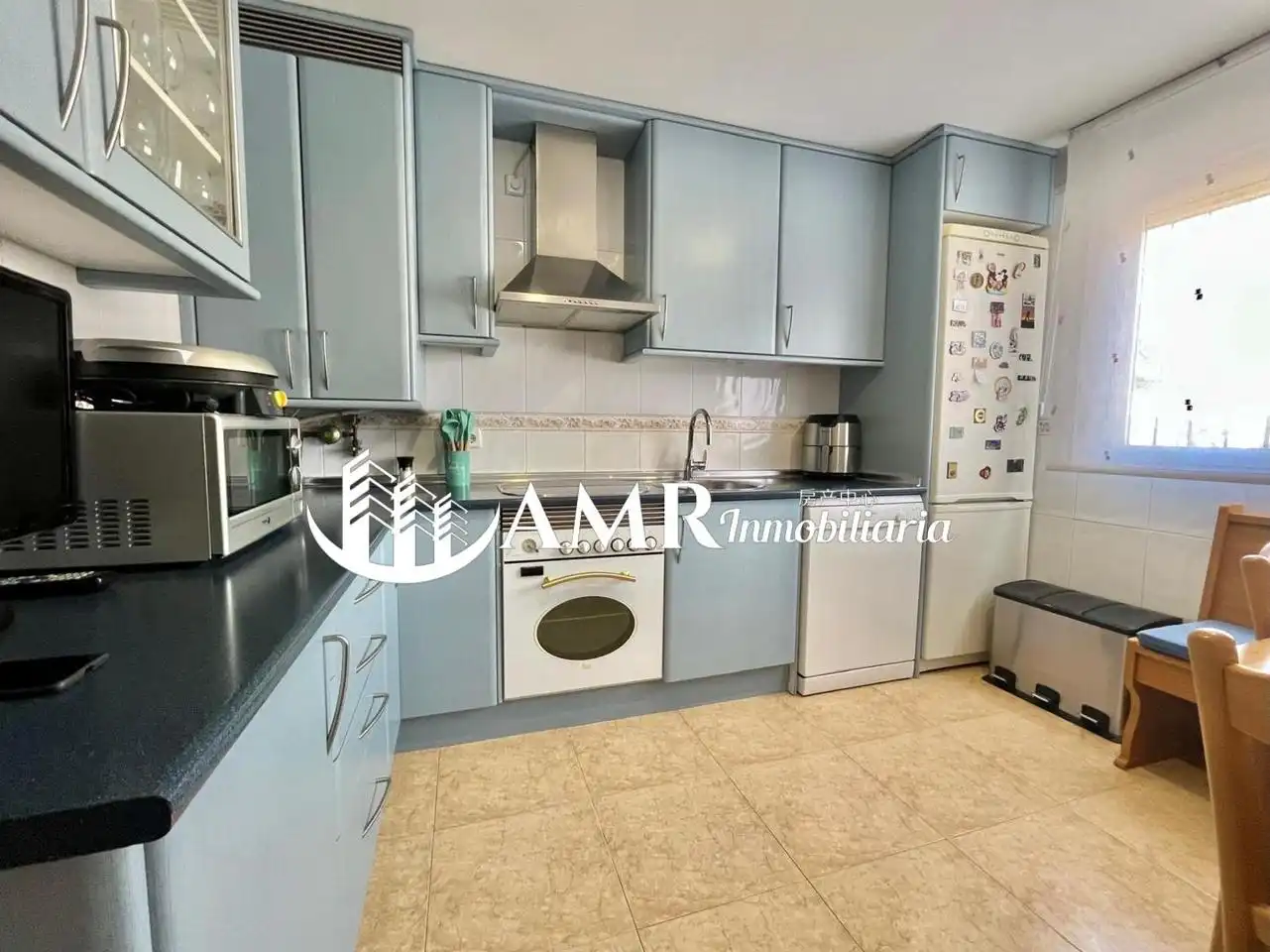 Cocina de Casa adosada en venta en Casarrubuelos con Aire acondicionado, Calefacción y Jardín privado