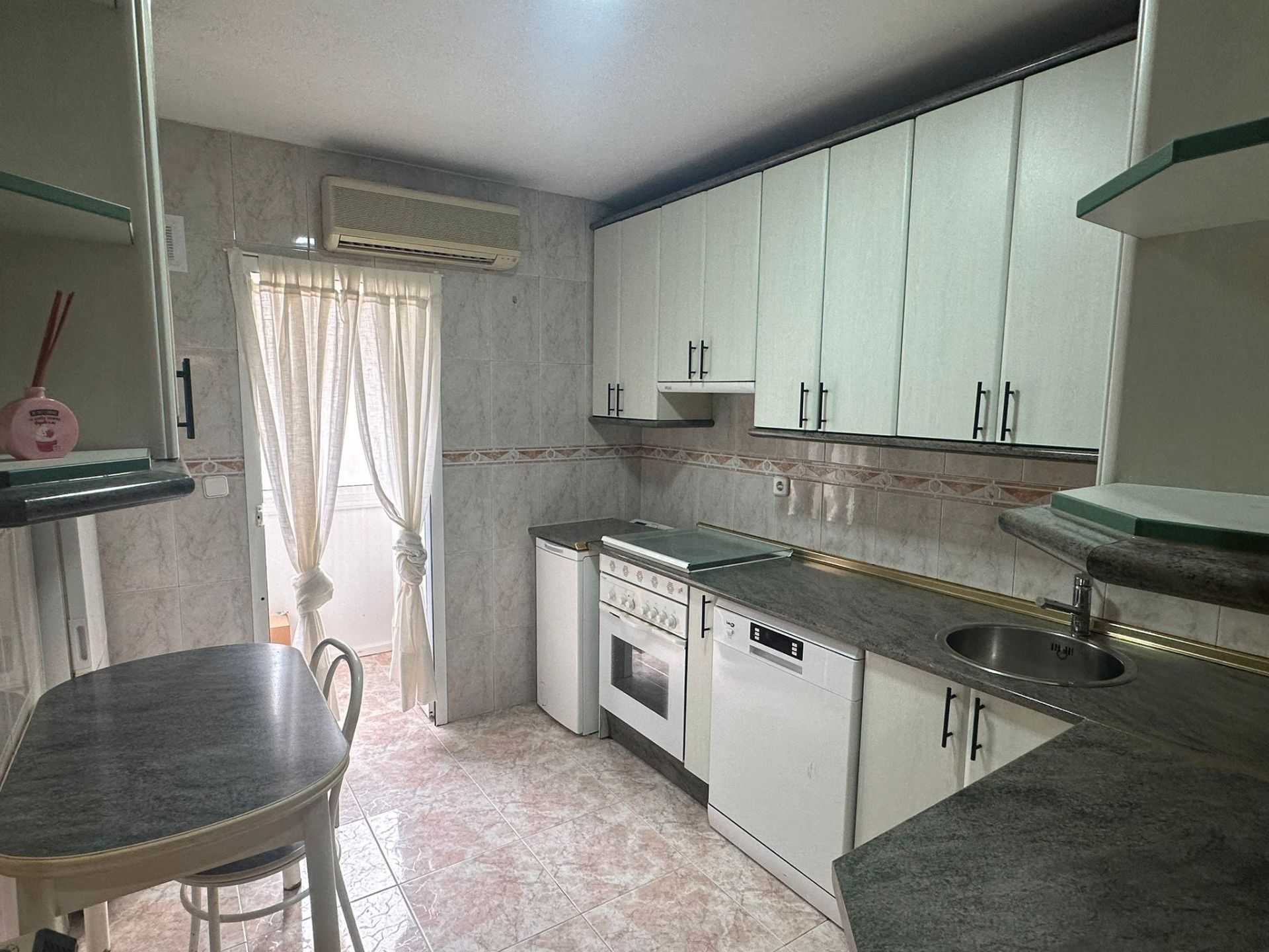 Kitchen of Planta baja for sale in Arganda del Rey  with Air Conditioner, Heating and Terrace