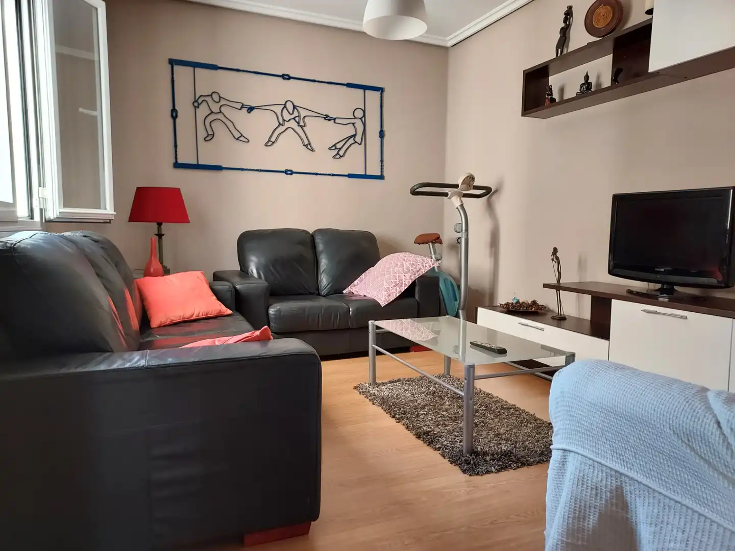 Sala de estar de Piso de alquiler en  Pamplona / Iruña con Calefacción, Parquet y Amueblado