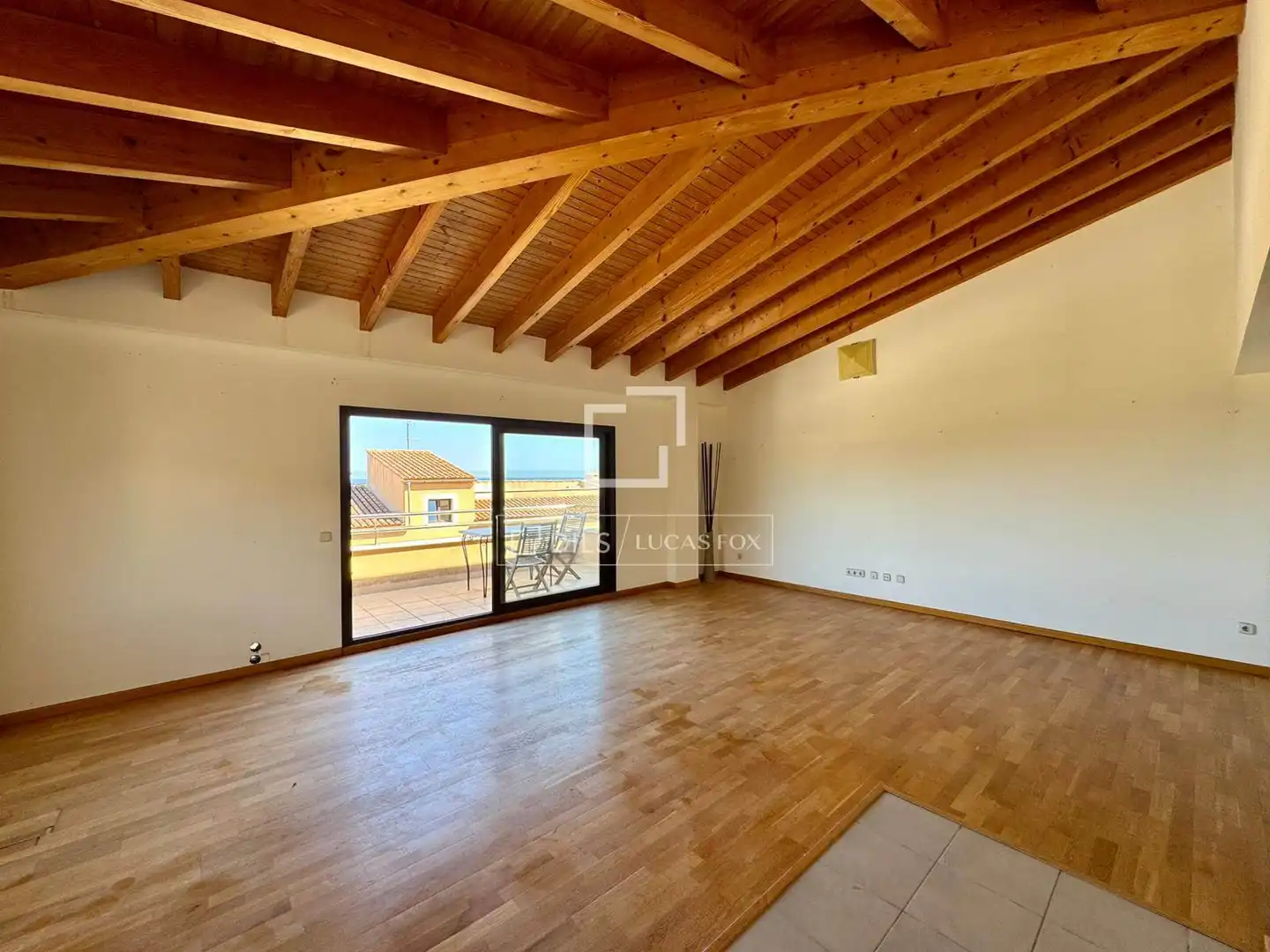 Sala de estar de Ático en venta en Capdepera con Calefacción, Parquet y Terraza