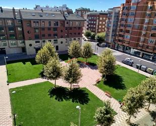 Exterior view of Duplex to rent in León Capital 