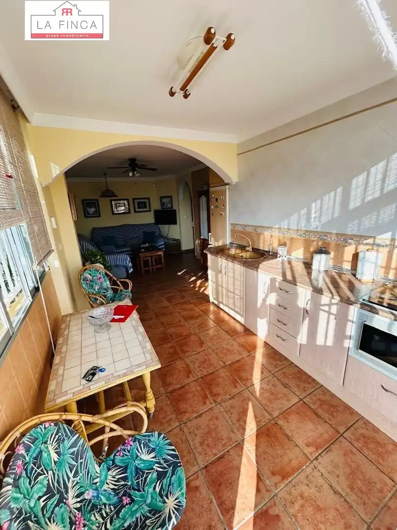 Cocina de Piso en venta en Vélez-Málaga con Piscina comunitaria