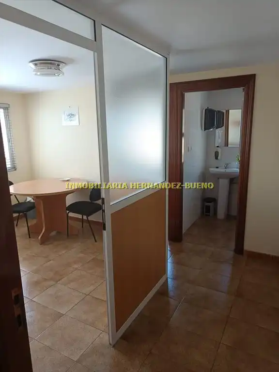 Büro zur Miete in Salamanca mit Klimaanlage, Heizung und Möbliert