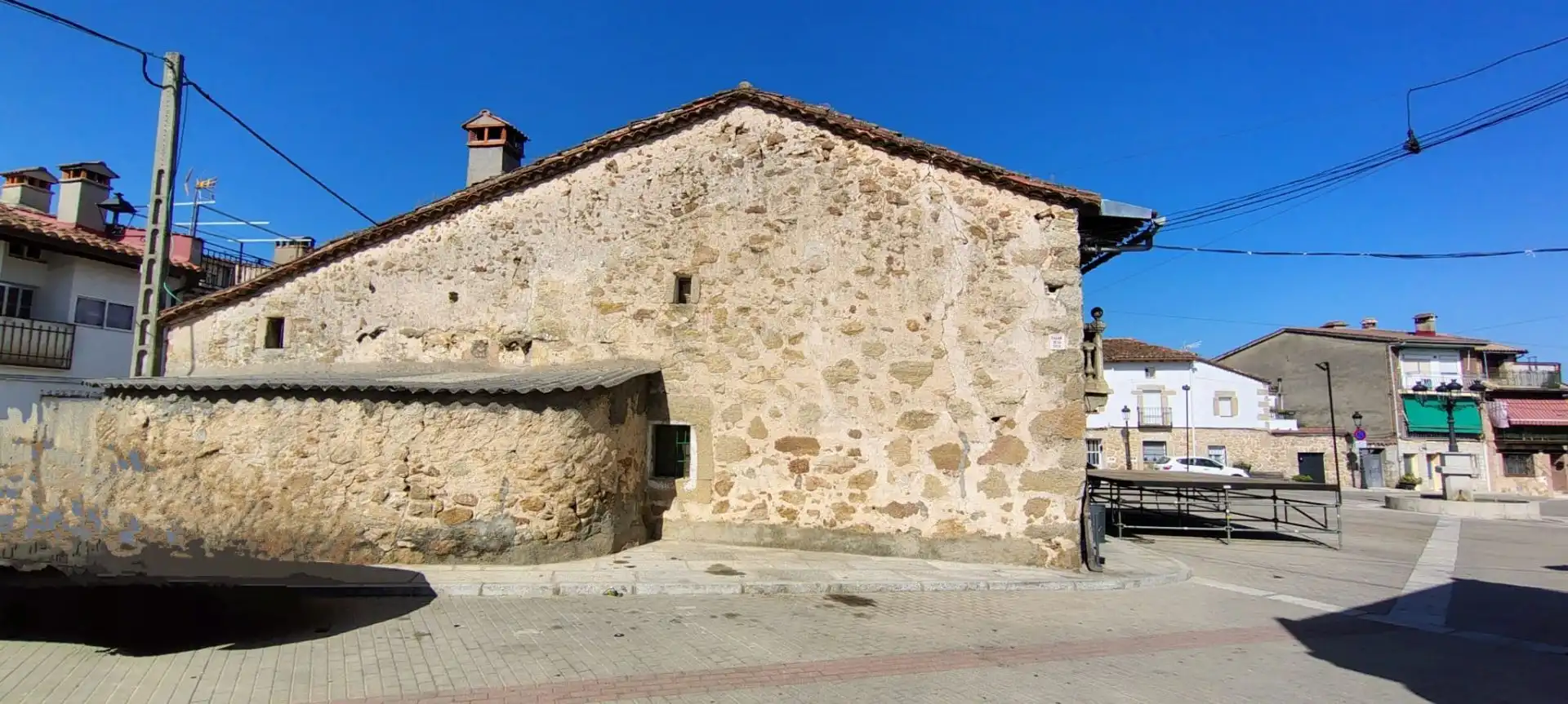 Außenansicht von Country house zum Verkauf in Casavieja mit Heizung, Terrasse und Abstellraum