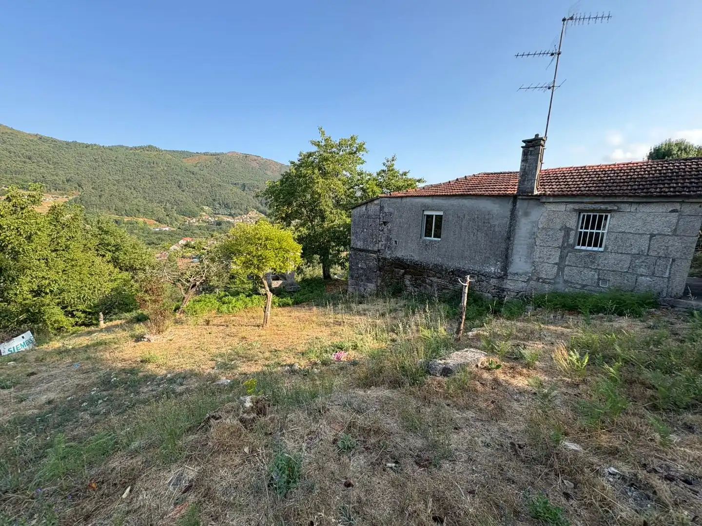 Houses for sale in Covelo  with Storage room and Furnished