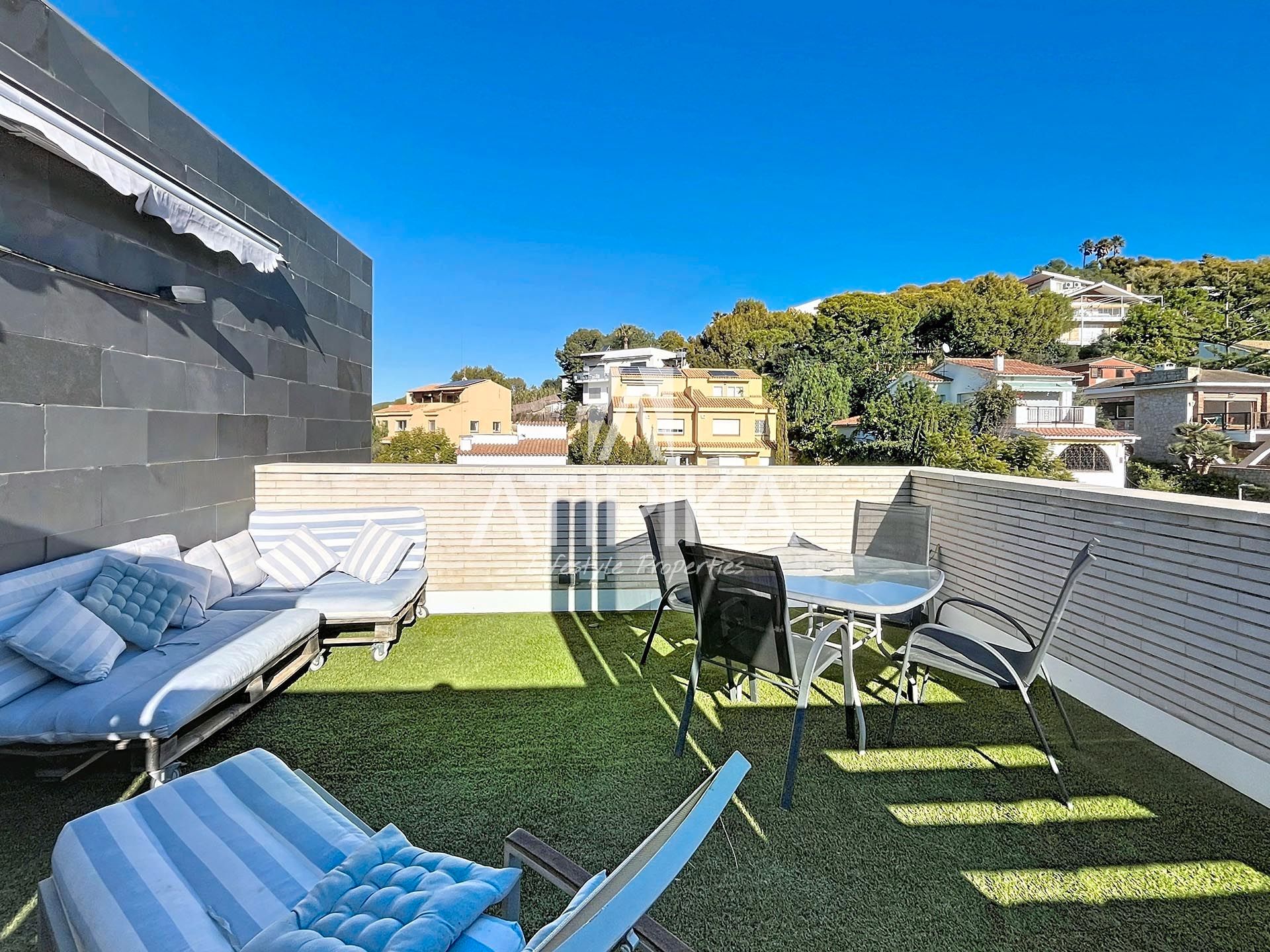 Terrassa de Àtic en venda en Sant Pere de Ribes amb Aire condicionat i Parquet