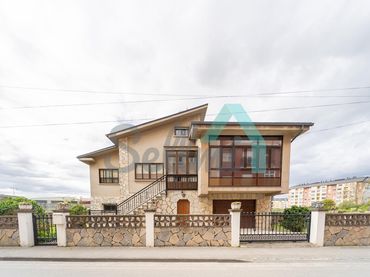 Casa con balcone in vendita a Rúa Pintor Fierros