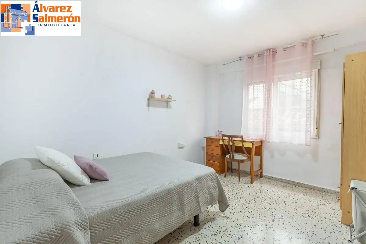 Flat for sale in Calle de las Caballerizas, Centro - Sagrario
