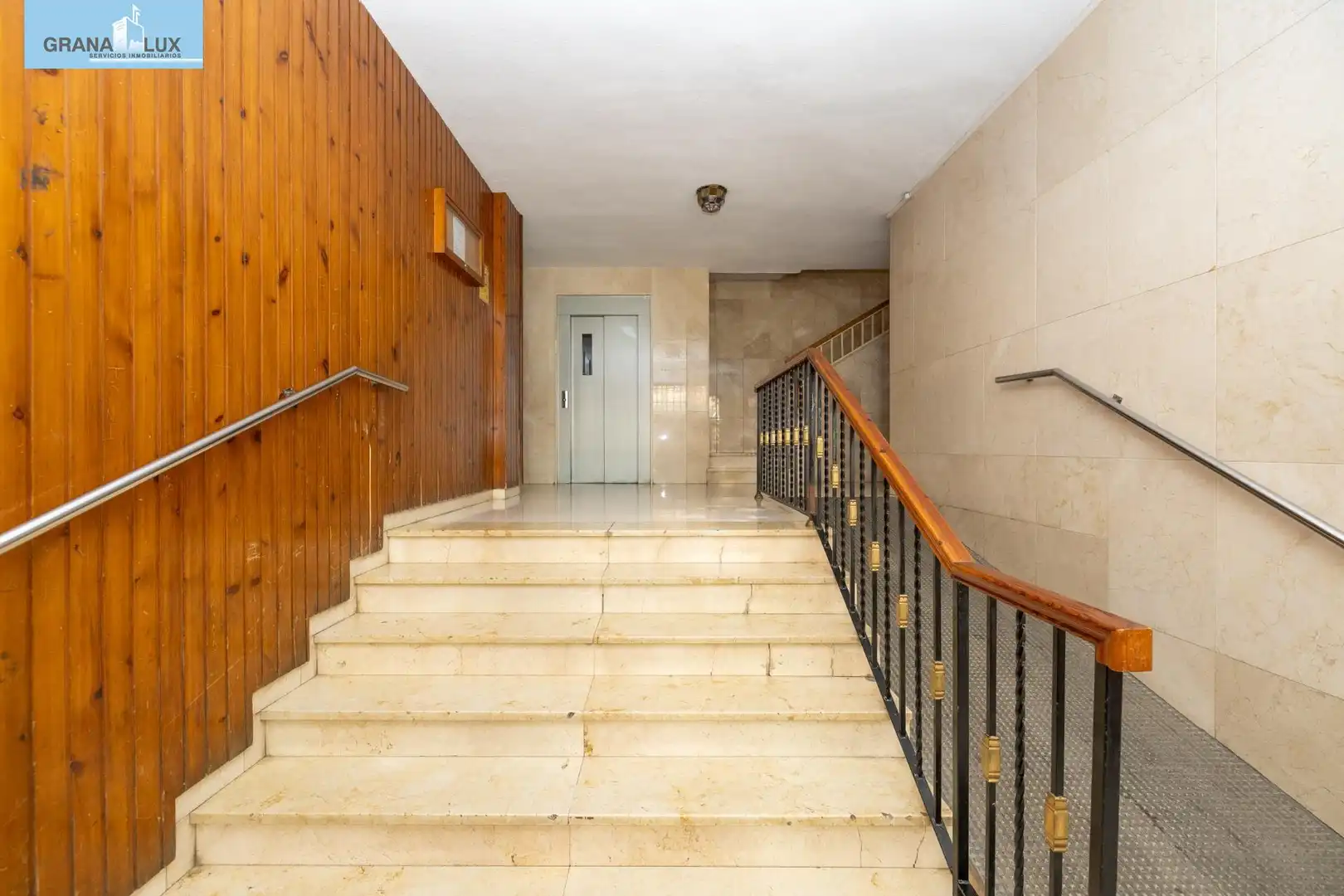 Piso con ascensor en venta en Calle del Pintor Ismael de la Serna, imagen 9