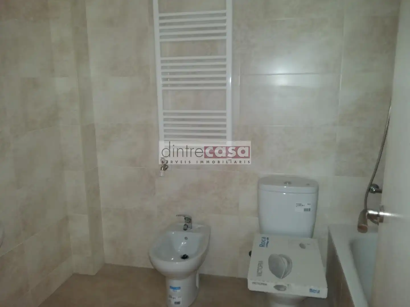 Badezimmer von Wohnungen zum Verkauf in Tordera mit Heizung, Ofen und Balkon