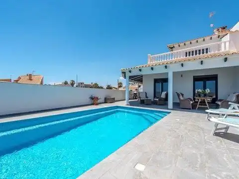Piscina de Casa adosada en venta en Orihuela con Aire acondicionado, Calefacción y Terraza