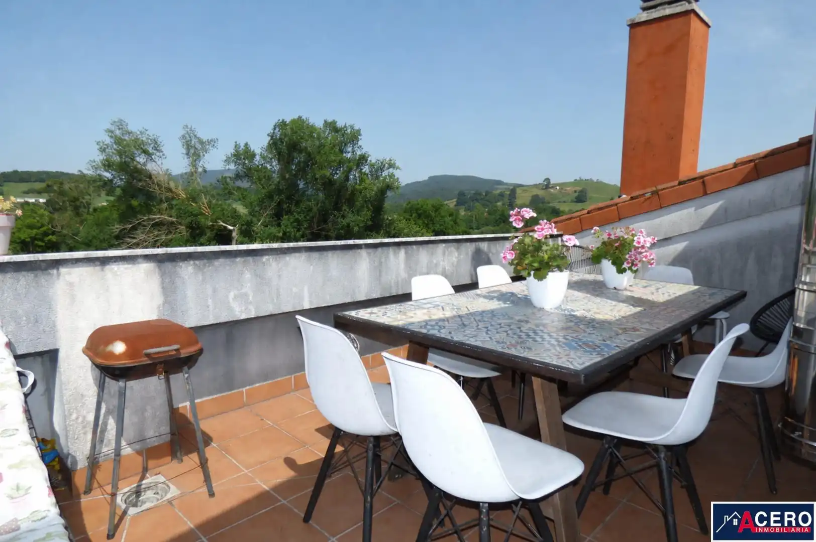 Terraza de Ático en venta en Entrambasaguas con Calefacción y Amueblado