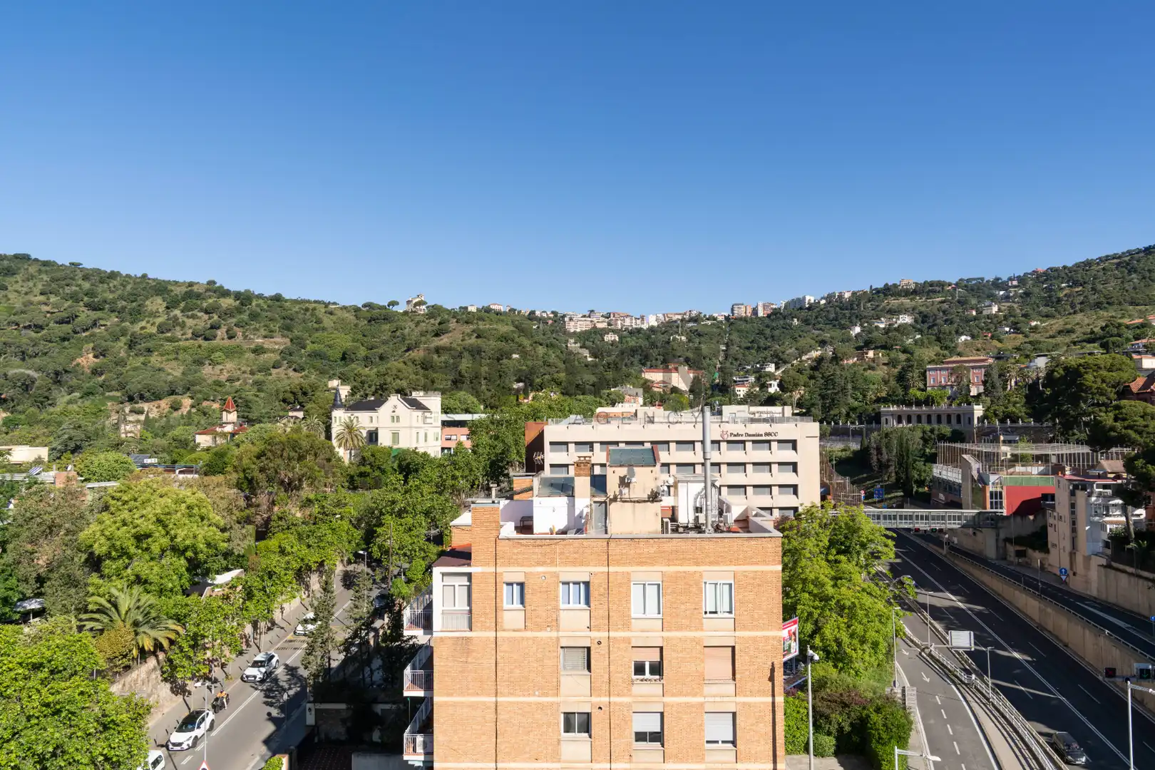 Vista exterior de Pis en venda en Barcelona amb Aire condicionat, Calefacció i Terrassa