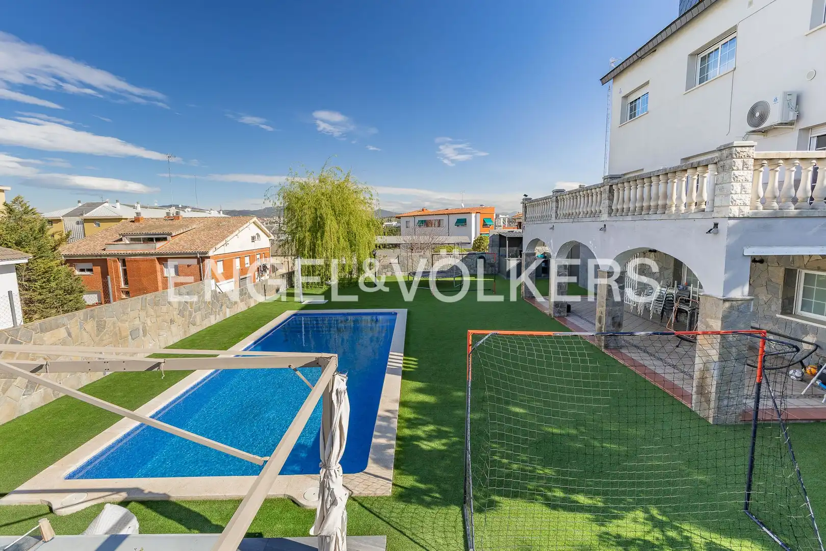 Piscina de Casa o xalet en venda en Terrassa amb Aire condicionat, Calefacció i Jardí privat
