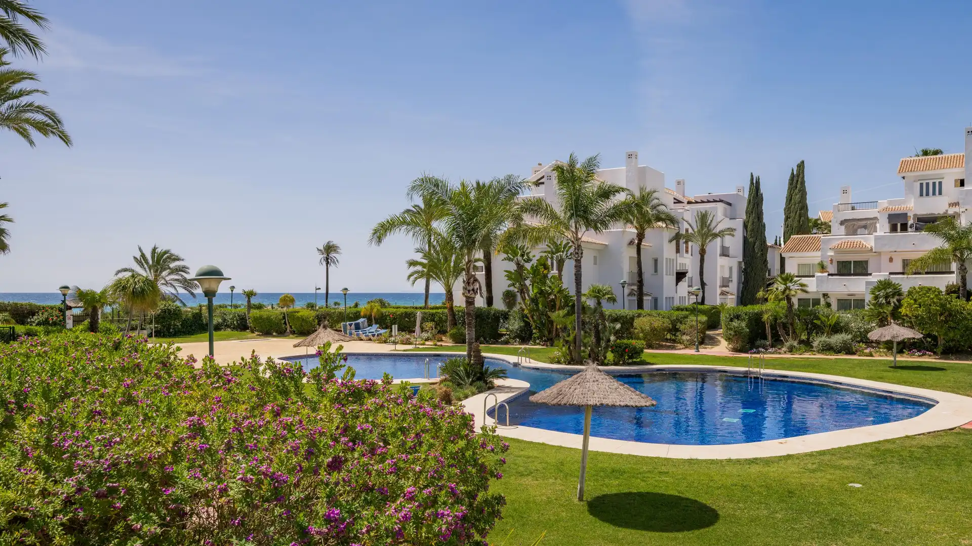 Garden of Apartments for sale in Marbella  with Air Conditioner, Heating and Alarm