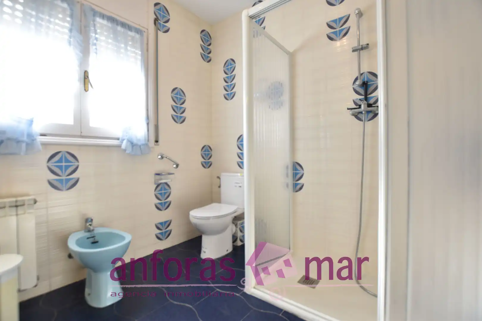 Baño de Piso en venta en Torredembarra con Calefacción, Terraza y Amueblado