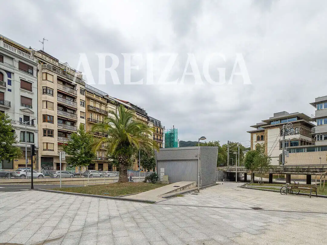 Vista exterior de Piso en venta en Donostia - San Sebastián  con Calefacción y Balcón