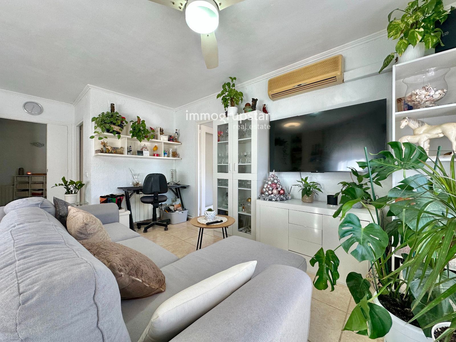 Sala d'estar de Apartament en venda en Castell d'Aro, Platja d'Aro i s'Agaró amb Aire condicionat, Calefacció i Terrassa