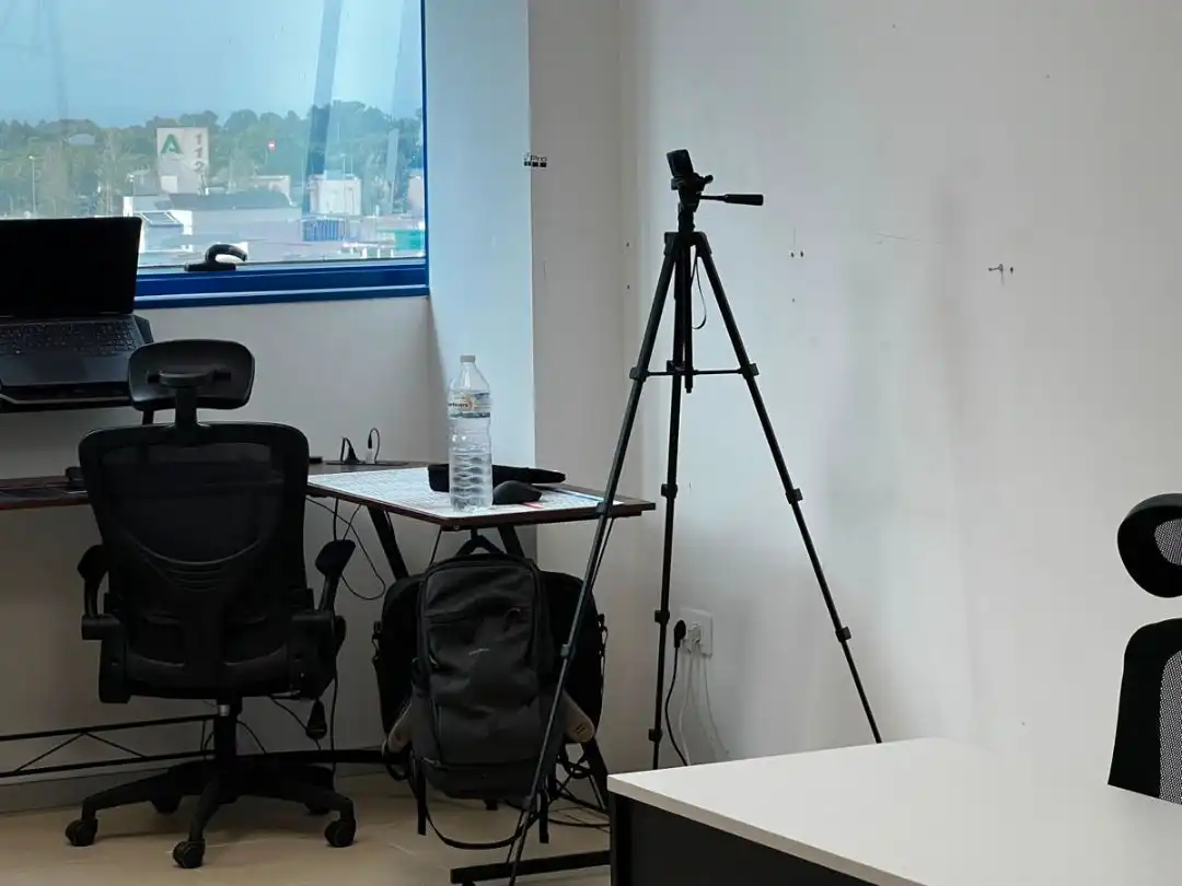 Office for rent in Sevilla  with Air Conditioner, Heating and Furnished