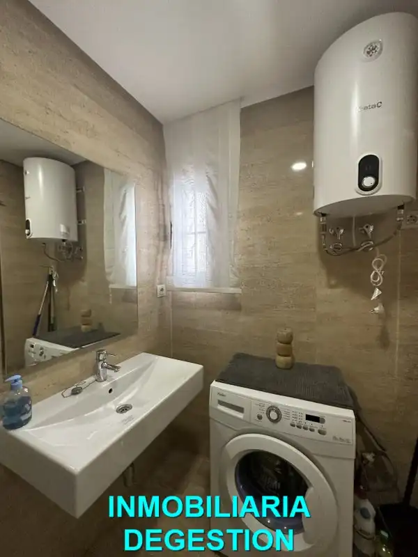 Baño de Apartamento de alquiler en Linares con Aire acondicionado, Calefacción y Amueblado