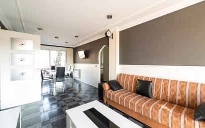 Living room of Flat for sale in  Madrid Capital  with Air Conditioner, Heating and Terrace