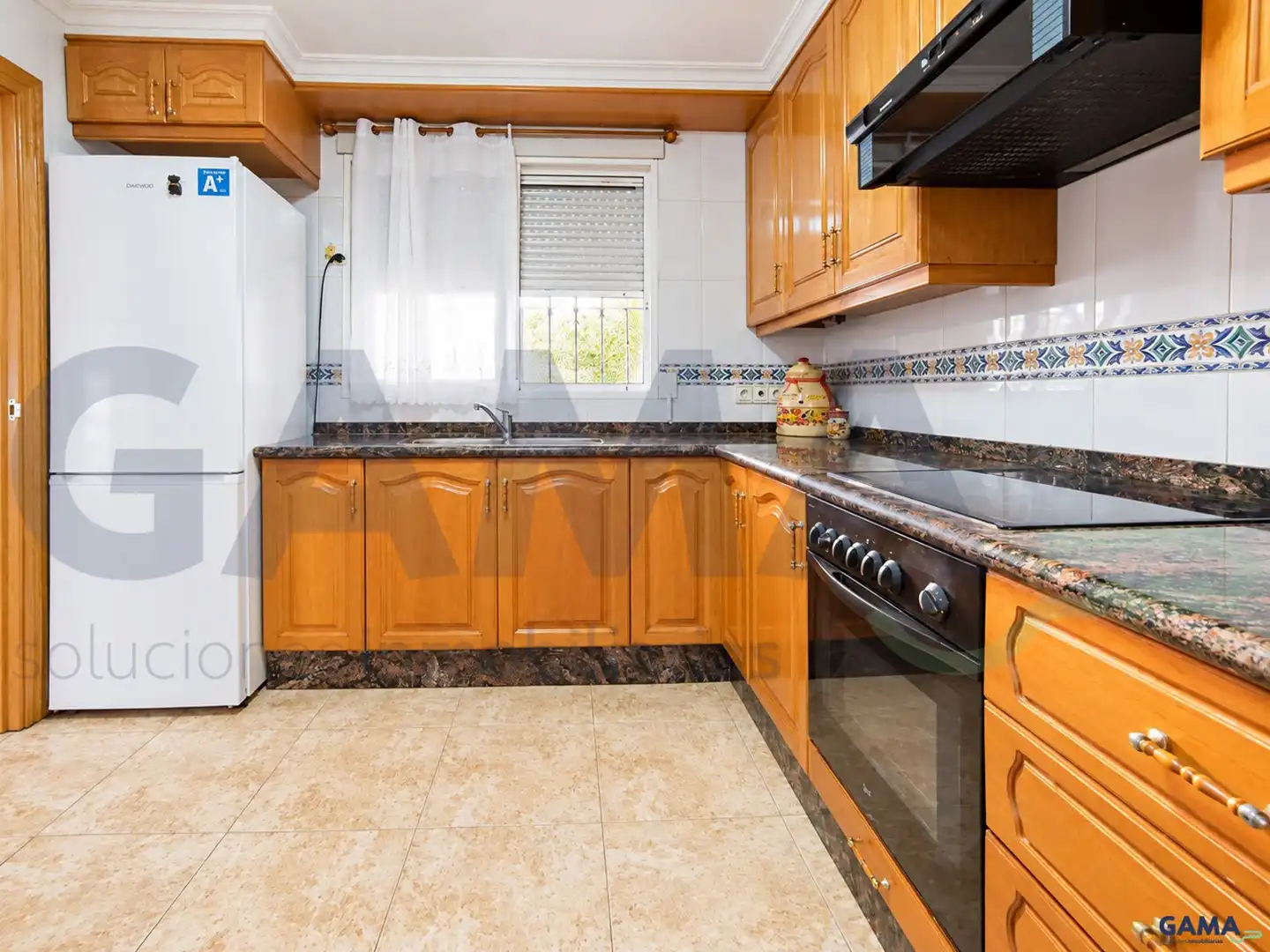 Kitchen of Houses for sale in Alzira  with Air Conditioner and Swimming Pool