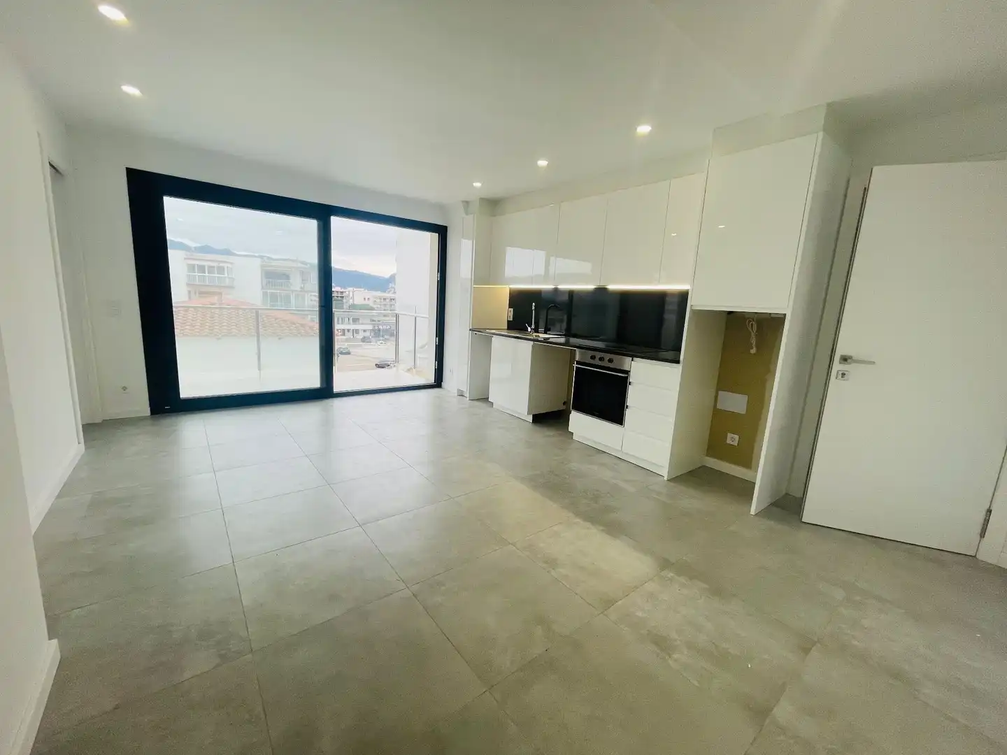Wohnzimmer von Maisonette zum Verkauf in Roses mit Klimaanlage, Heizung und Terrasse