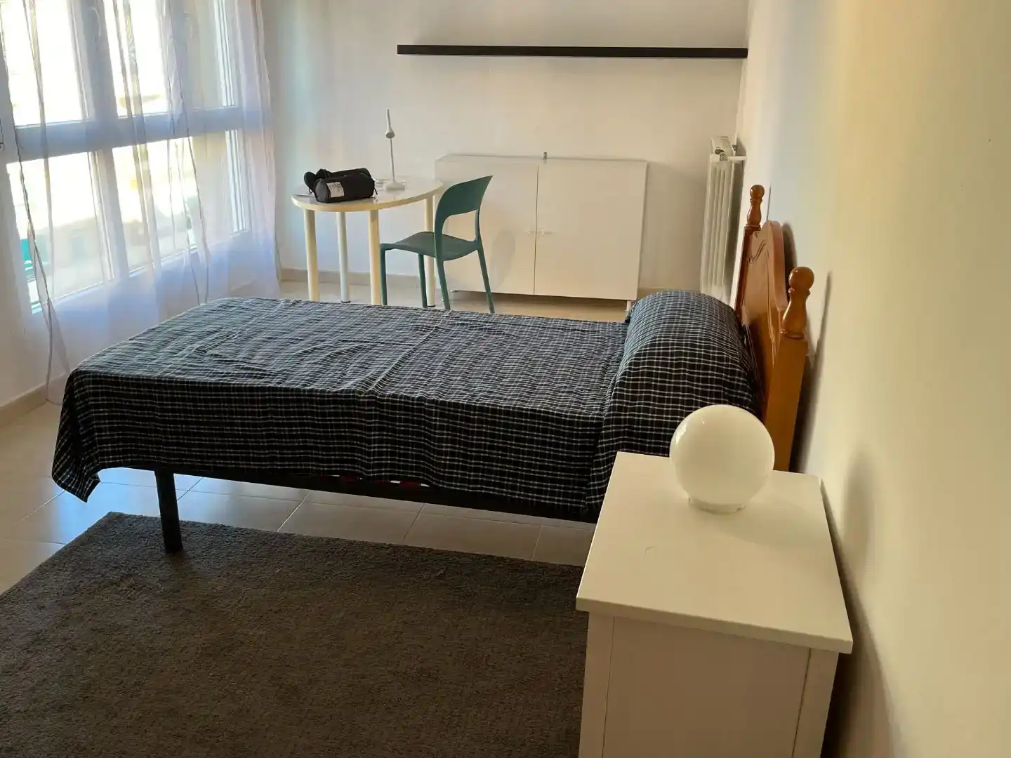 Habitación de Piso de alquiler en Huesca con Amueblado y Balcón