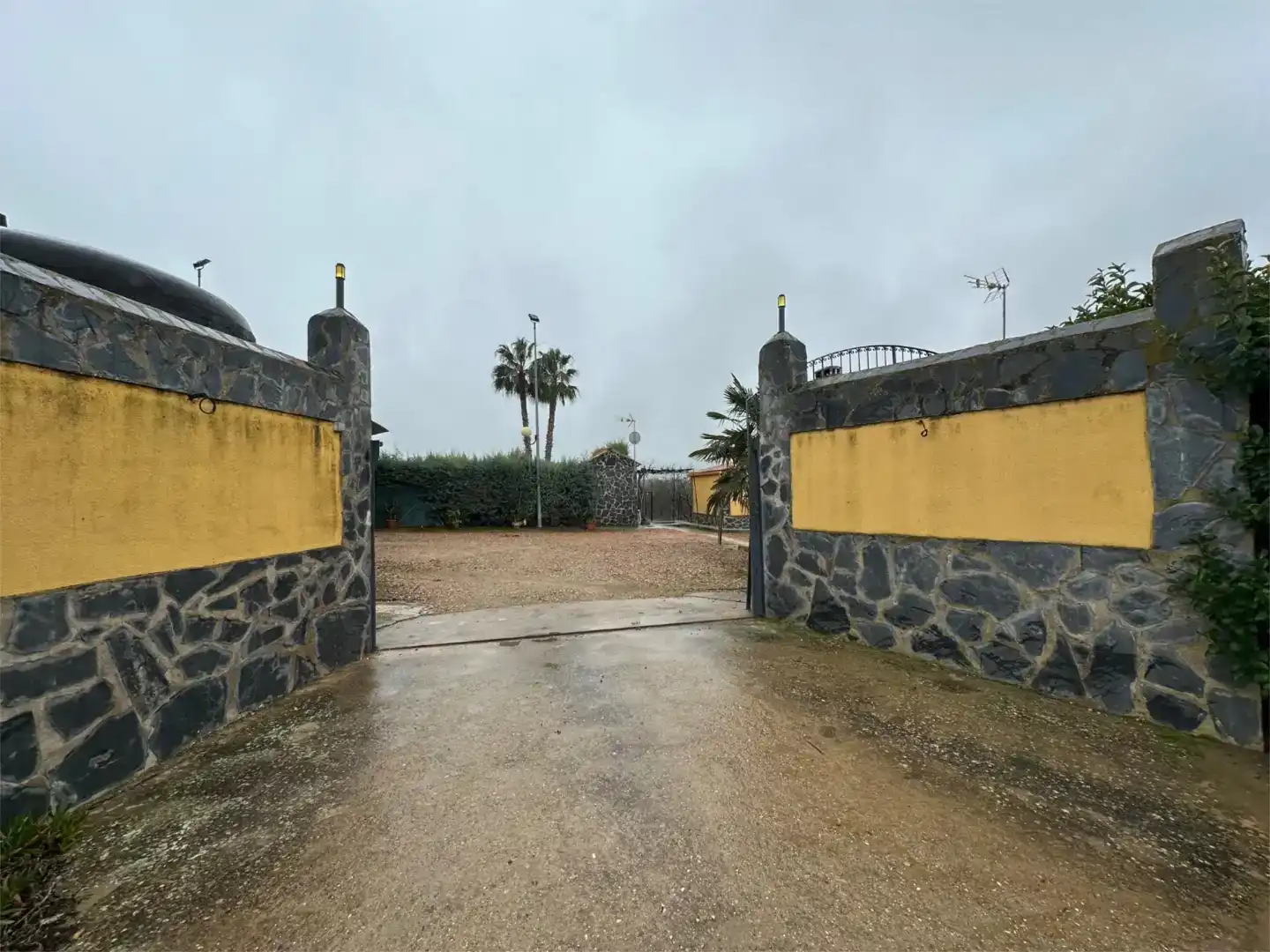 Wohnung zur Miete in Valverde de Leganés mit Klimaanlage, Privatgarten und Schwimmbad