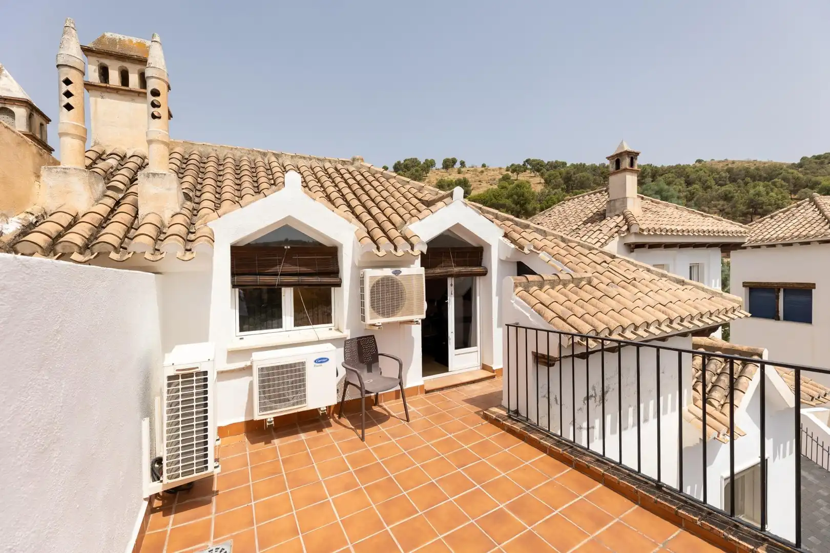 Terrasse von Einfamilien-Reihenhaus zum Verkauf in Granada mit Klimaanlage, Heizung und Privatgarten