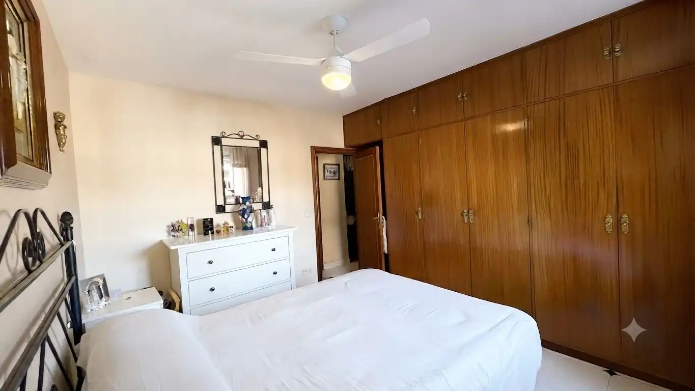 Dormitori de Apartament en venda en Madrid